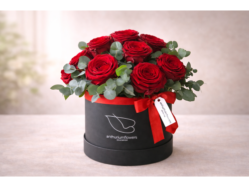 Aranjament floral cu 15 Trandafiri rosii